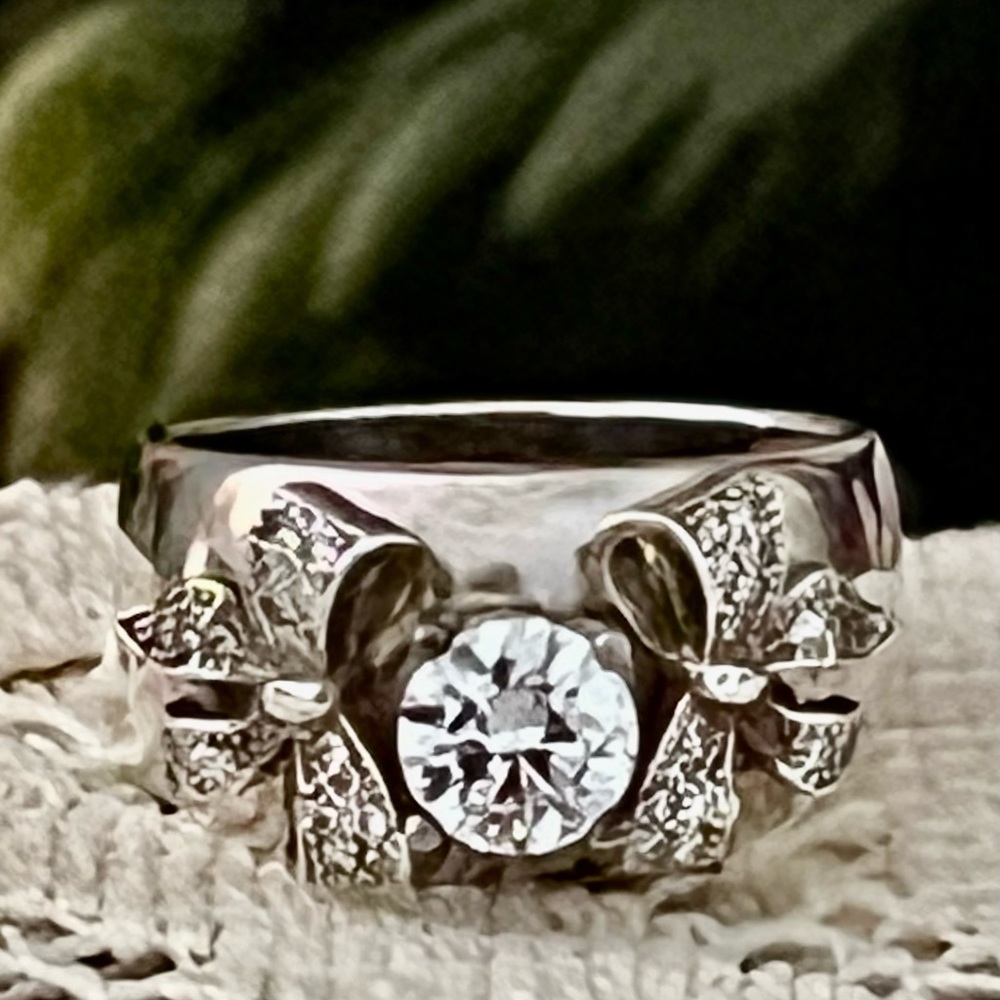 Elegant Bow Design Cocktail Band Ring